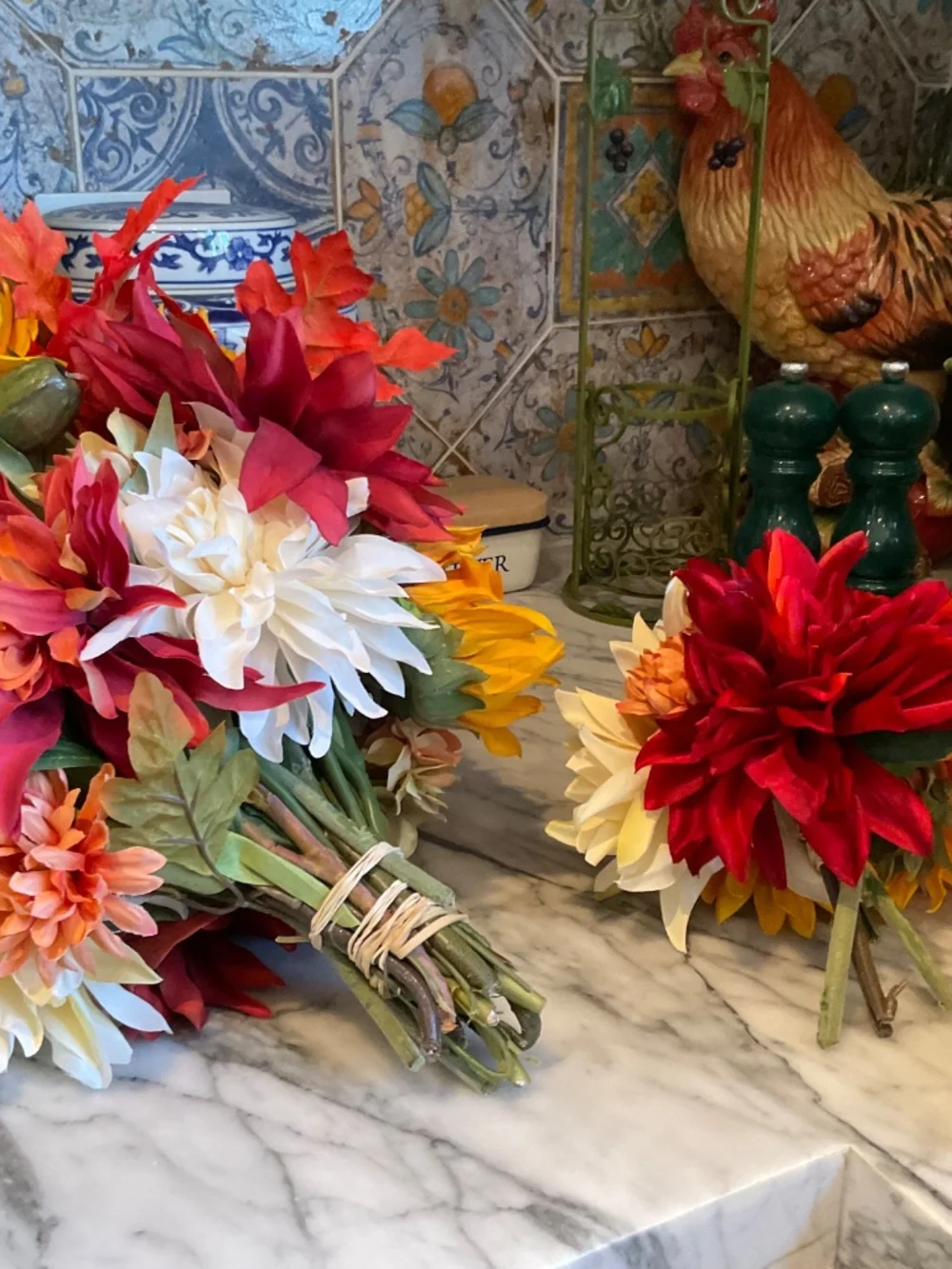 Set of 6 fall faux floral boquets in various sizes ( vases NOT included)